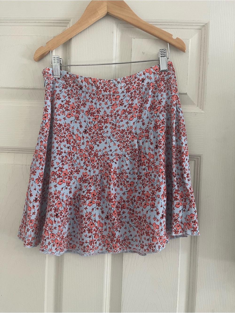 H&M Light Blue A-line Skirt with Coral Floral Pattern - Picture 2 of 10